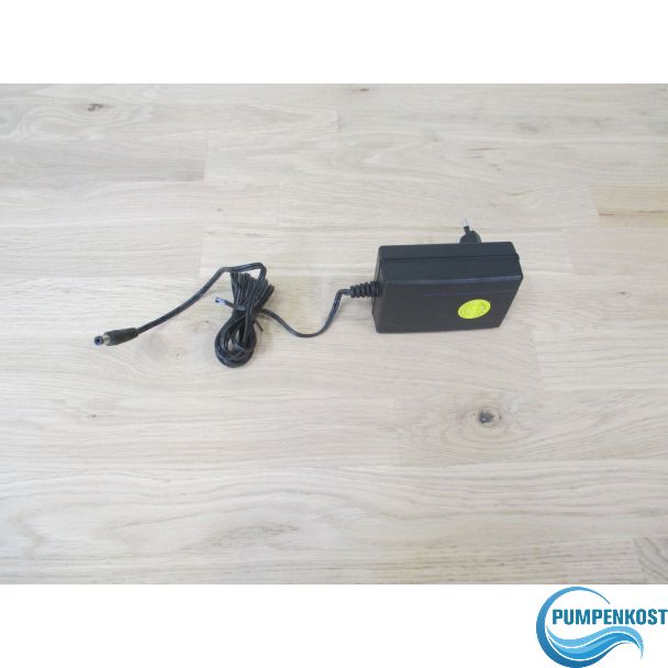 Netzteil input 100 - 240 V output 12 V AC 2A AMIGO I.T.E. Adapter T16/29