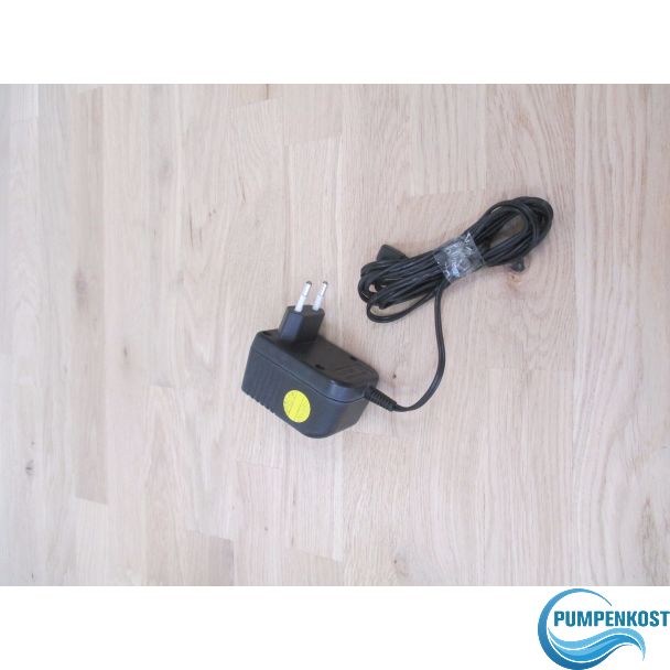 Netzteil HD AC Adaptor DEN412003 pri 230 V sec 4,5 V DC 750mA Ladegerät T9/1095