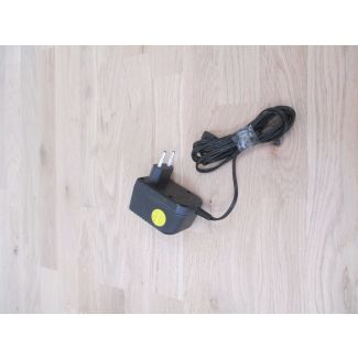 Netzteil HD AC Adaptor DEN412003 pri 230 V sec 4,5 V DC 750mA Ladegerät T9/1095