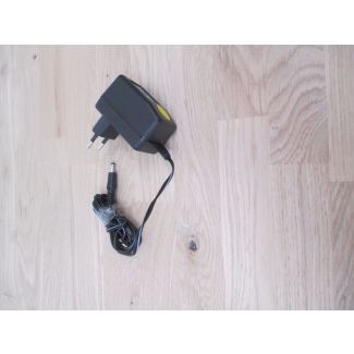 Netzteil Video AC Adapter HKA-1220 EC-230 pri 230 V sek 12 V 2,4 VA T9/1099